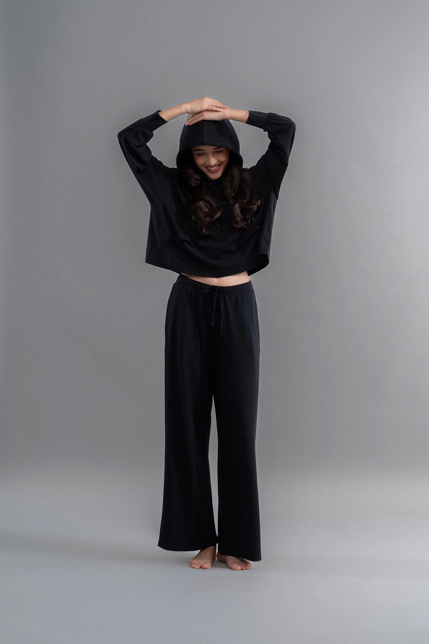 Limited Edition Luxflo® Travel Black Hoodie Set - Image 5